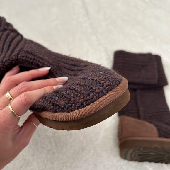 UGG Australiawomen's (Size 7M) Classic Cardy Boot - Red/Brown - Picture 9 of 9